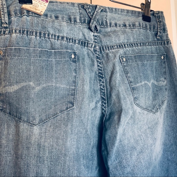 NWT American Rag Flared Wide Jeans - Picture 6 of 6